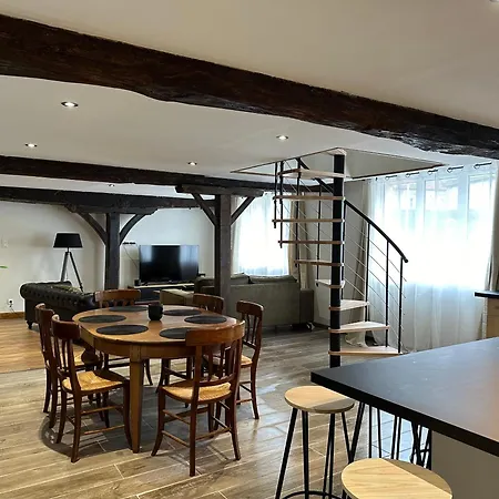 Apartment Hebergement Duplex 6 Personnes Souvigny